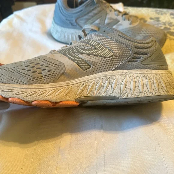 New Balance 920 Sneakers - Picture 8 of 11